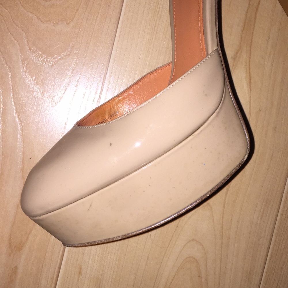 Via Spiga cream patent platform pumps - Picture 5 of 8